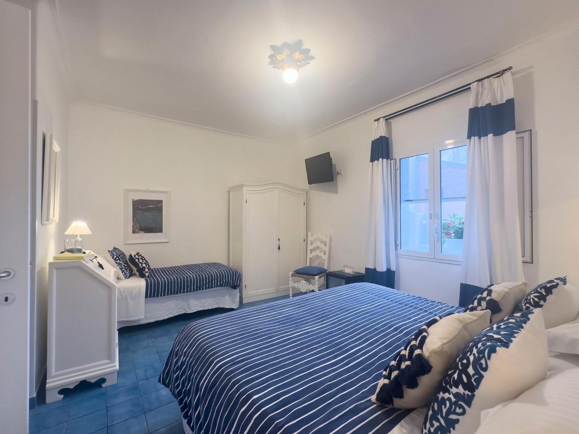 Hotel Chiaia Di Luna Ponza Bagian luar foto