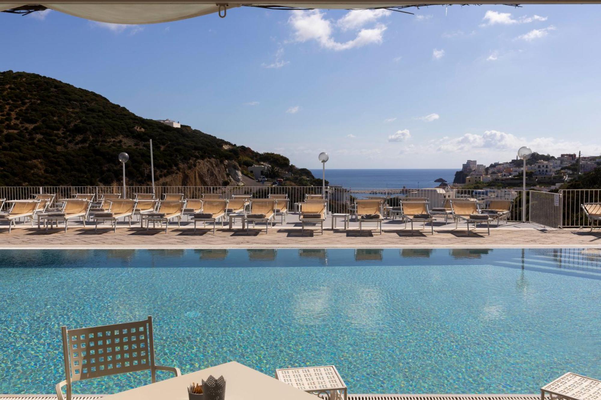 Hotel Chiaia Di Luna Ponza Bagian luar foto