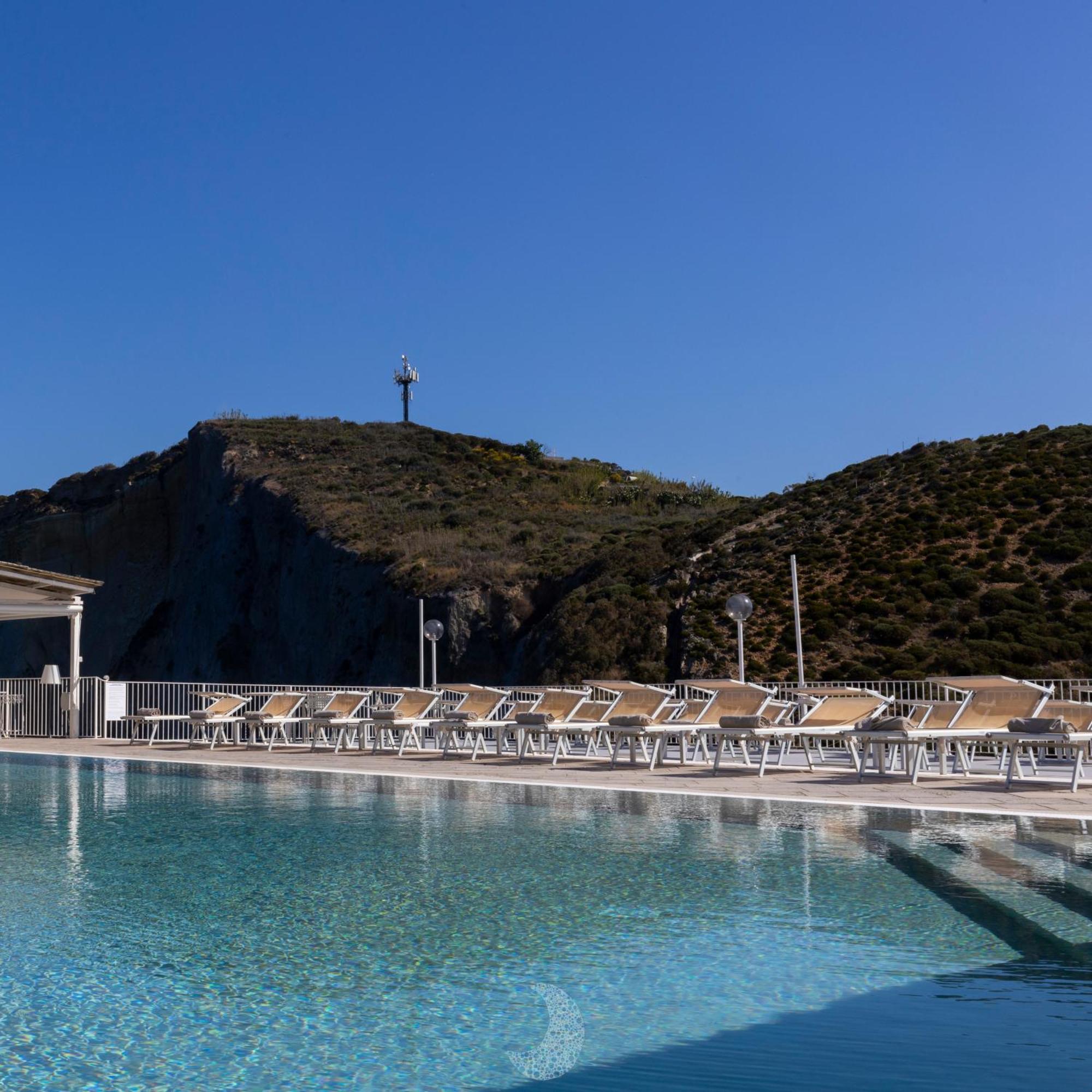 Hotel Chiaia Di Luna Ponza Bagian luar foto