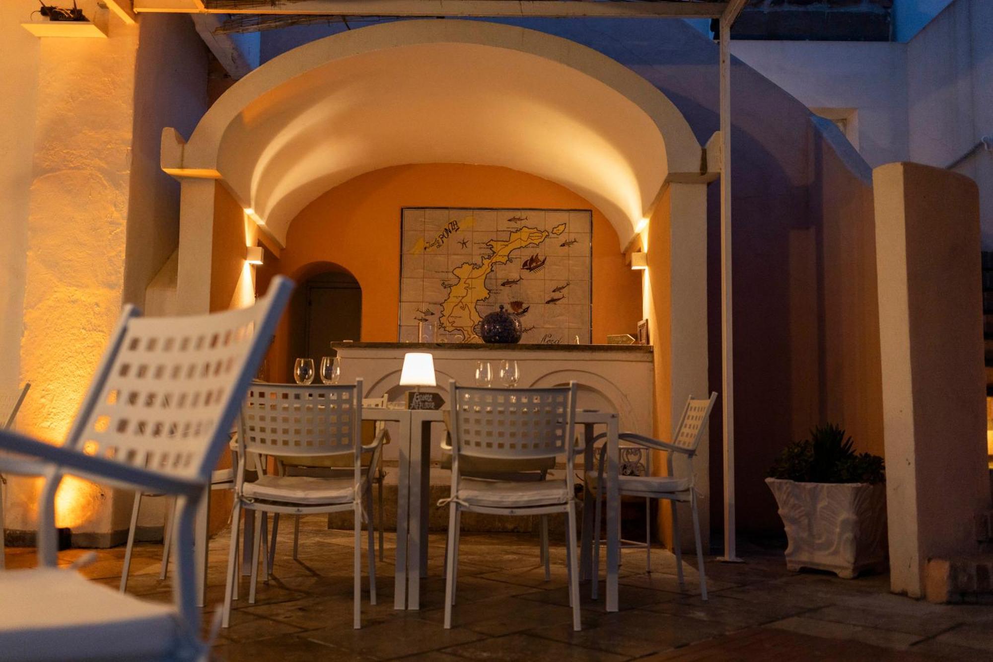 Hotel Chiaia Di Luna Ponza Bagian luar foto